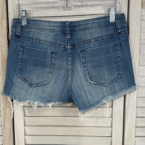 LOVE H8 Cutoff Distressed Stretch Denim Jean Shorts with Floral Pockets-27 - Picture 2 of 3